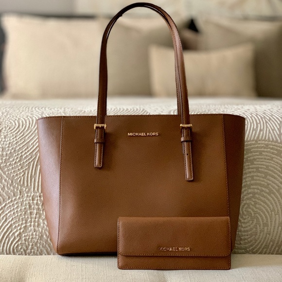 Michael Kors Handbags - Michael Kors Jet Set Tote & Matching Wallet